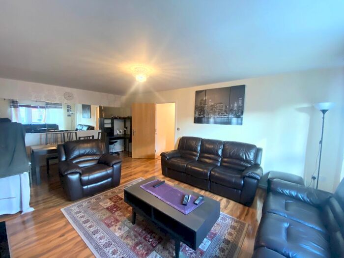 3 Bedroom Flat To Rent In Point, Graham Street, Jewellery Quarter, Birmingham, B1