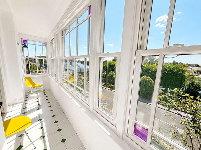 2 Bedroom Flat To Rent In Laleham Road, Staines-Upon-Thames, TW18