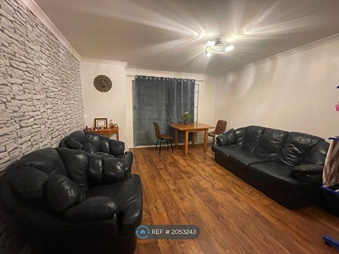 2 Bedroom Flat To Rent In Craighall Road, Glasgow, G4