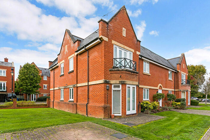 2 Bedroom Flat For Sale In Longbourn, Windsor, SL4