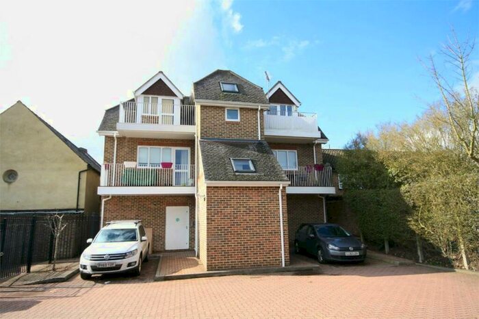 2 Bedroom Apartment To Rent In Prospect Court, The Broadway, Farnham Common, SL2