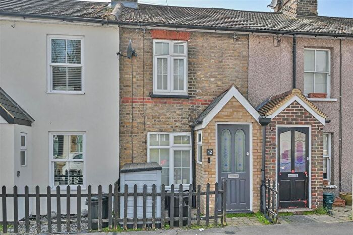 2 Bedroom Terraced House For Sale In Alfred Road, Brentwood, CM14