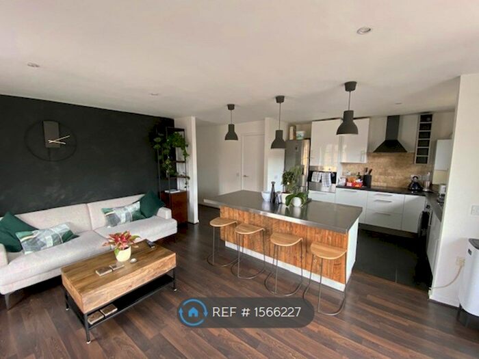 2 Bedroom Flat To Rent In Haggerston Road, London, E8