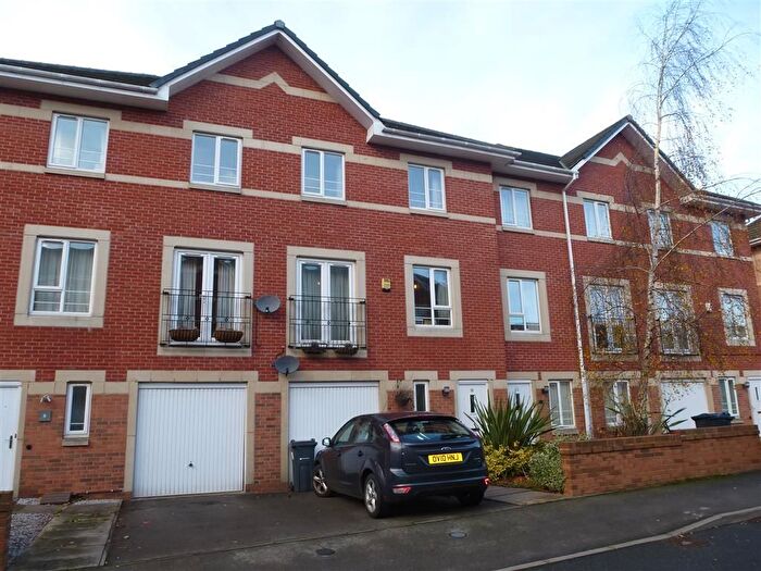 3 Bedroom Town House To Rent In Keepers Close, Hockley, Birmingham, B18