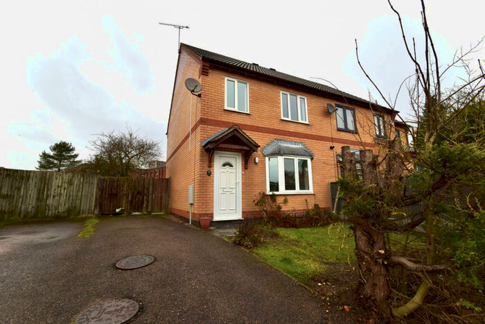 3 Bedroom Semi-Detached House To Rent In Woodborough Road, Leicester, LE5