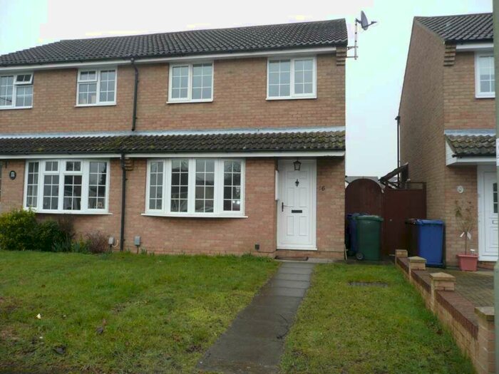 3 Bedroom Semi-Detached House To Rent In Thames Avenue, Bicester, OX26