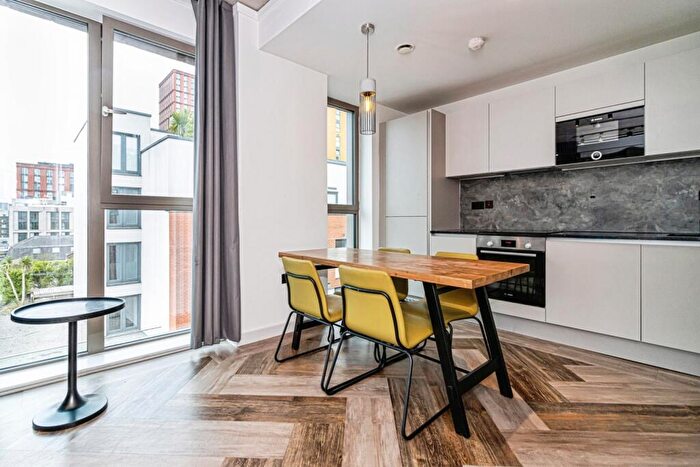 2 Bedroom Apartment For Sale In Bendix Street, Manchester, M4