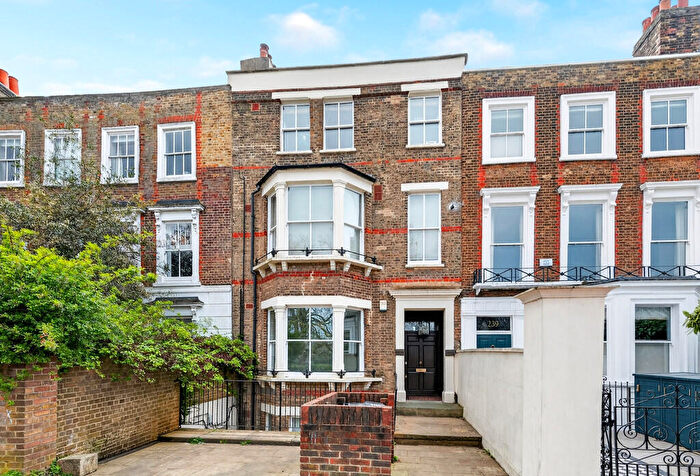 2 Bedroom Apartment To Rent In Stoke Newington Church Street, London, N16