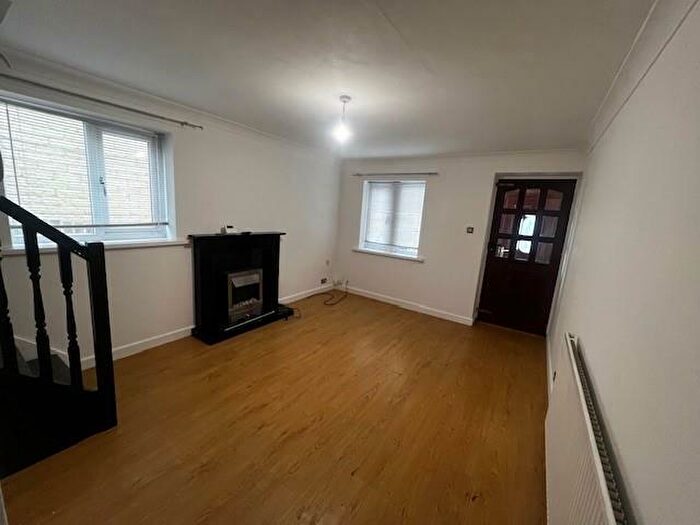 2 Bedroom Semi-Detached House To Rent In The Oval, Bingley, BD16