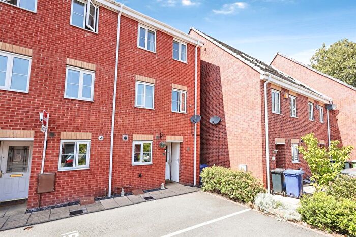 4 Bedroom End Of Terrace House For Sale In The Infield, Halesowen, B63
