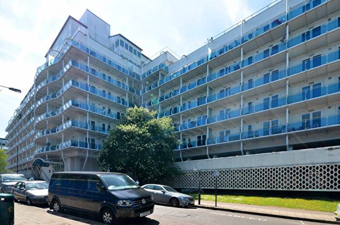 2 Bedroom Flat To Rent In Lyon Road, Harrow, HA1