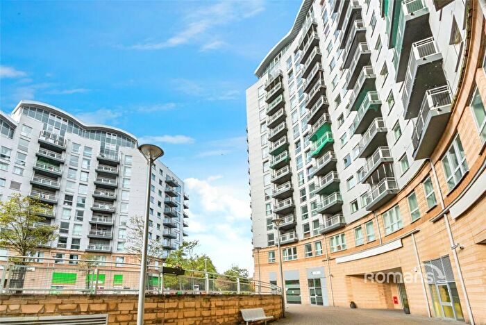 2 Bedroom Flat To Rent In Crown Heights, Alencon Link, Basingstoke, RG21