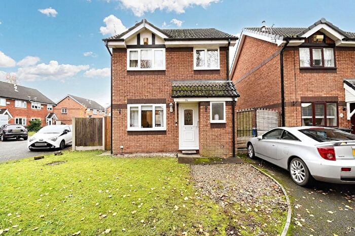 3 Bedroom Detached House For Sale In Hatherop Close, Eccles, M30