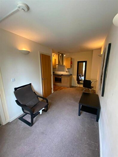 2 Bedroom Cottage To Rent In Leeds, LS4