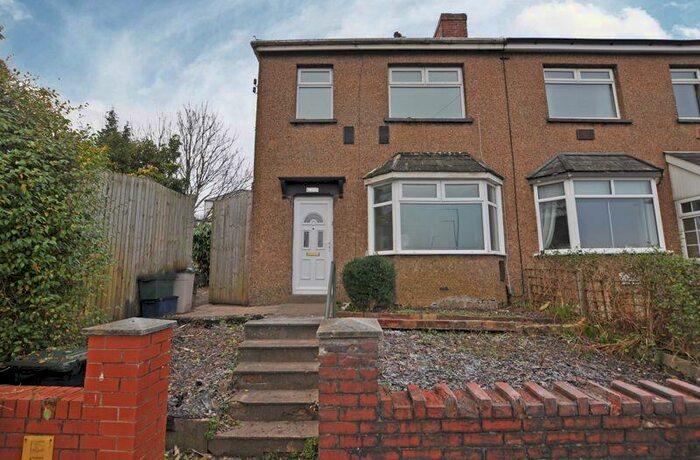 3 Bedroom Semi-Detached House To Rent In Semi-Detached, Queens Close, Newport, NP20