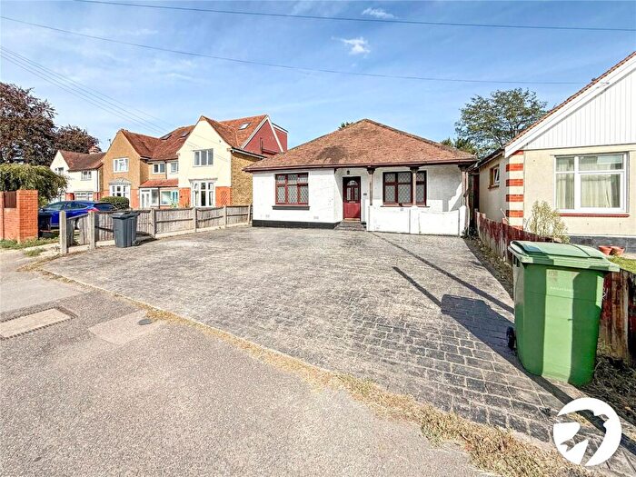 3 Bedroom Bungalow To Rent In Loose Road, Maidstone, Kent, ME15