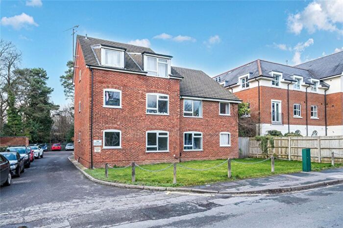 2 Bedroom Apartment For Sale In Gordon Court, Gordon Road, Camberley, Surrey, GU15