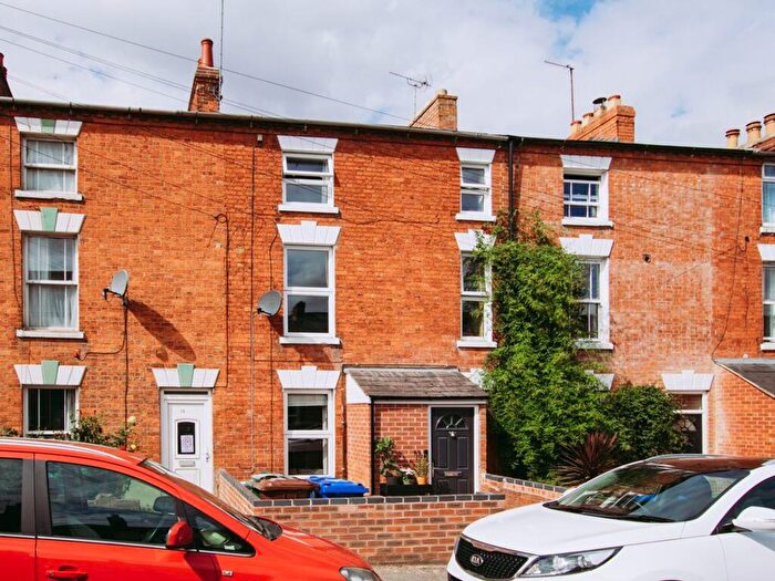 3 Bedroom Terraced House For Sale In Centre Street, Banbury, OX16