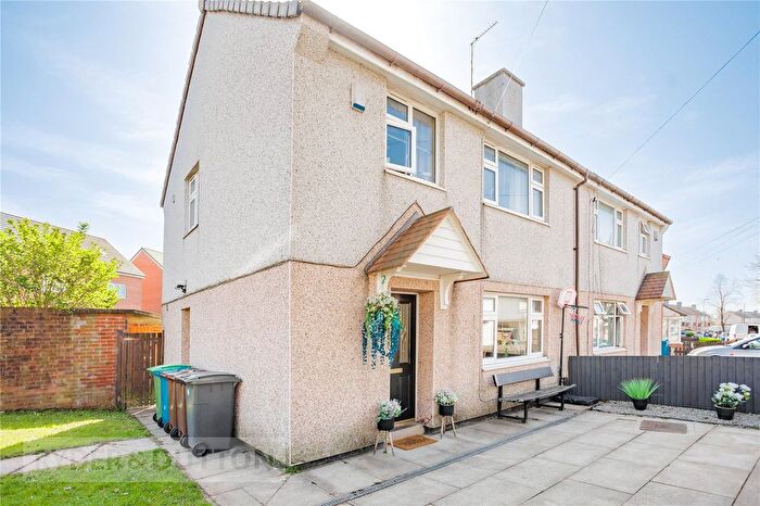 3 Bedroom Semi Detached House For Sale In Stag Pasture Road, Limeside, Oldham, OL8