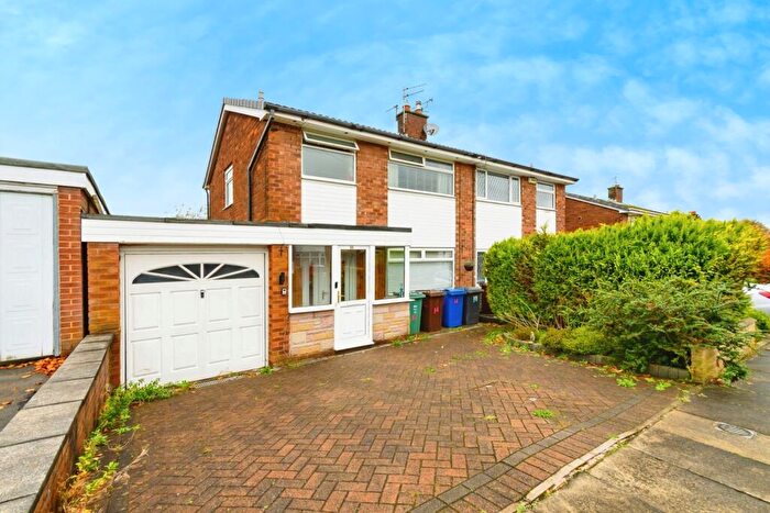 3 Bedroom Semi Detached House For Sale In Blenheim Close, Bury, Greater Manchester, BL9