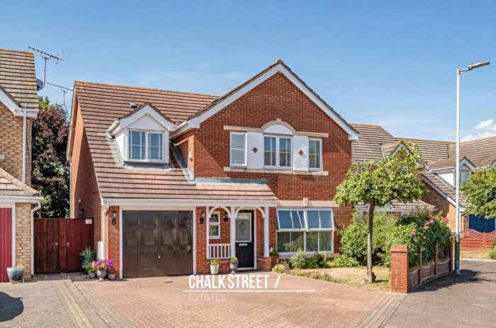 5 Bedroom Detached House For Sale In Bancroft Chase, Hornchurch, RM12