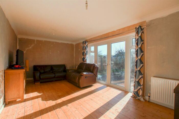 3 Bedroom Detached Bungalow For Sale In Kingston Crescent, Southport, PR9