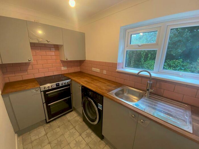 1 Bedroom Flat To Rent In Old Furzebrook Road, Wareham, BH20