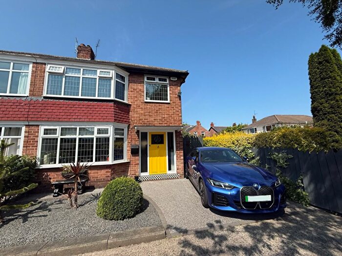 3 Bedroom Semi Detached House For Sale In Reigate Avenue, Middlesbrough, TS5