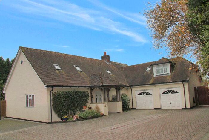 4 Bedroom Detached House To Rent In Pricketts Hill, Shedfield, Southampton, SO32