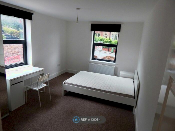 2 Bedroom Flat To Rent In Clarendon Road, Leed LS2