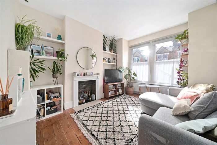 2 Bedroom Flat To Rent In Sellincourt Road, London, SW17