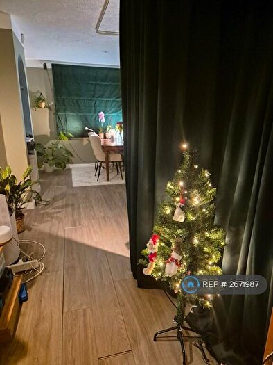 2 Bedroom Flat To Rent In Newland Street, London, E16