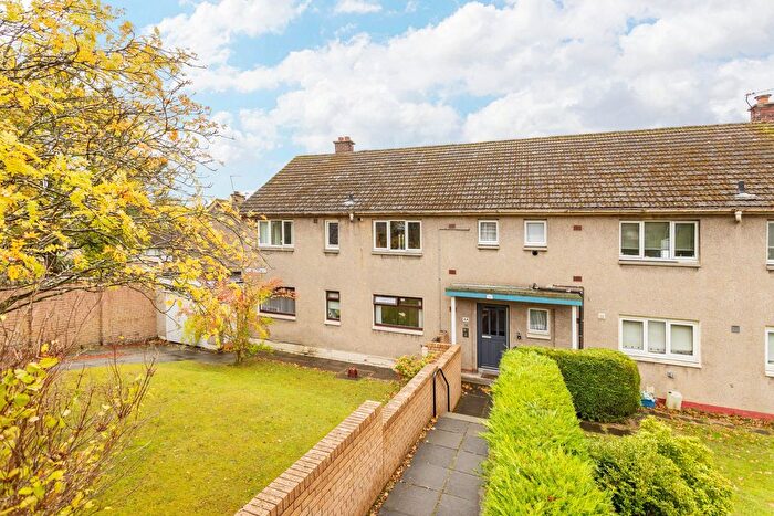 2 Bedroom Flat For Sale In / Rannoch Road, Edinburgh, EH4