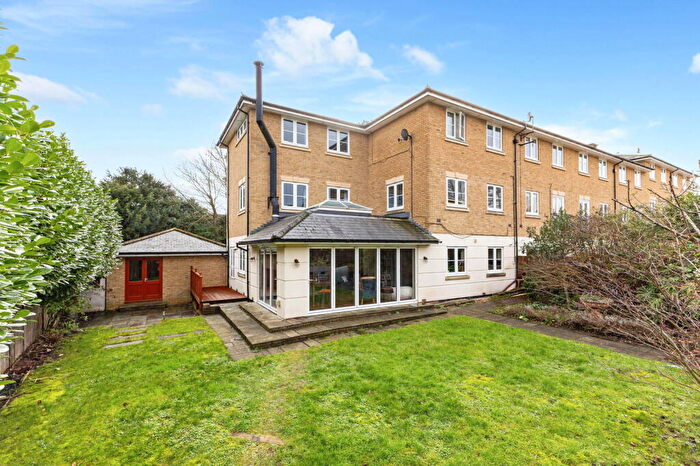 6 Bedroom Town House For Sale In Cornes Close, Winchester, SO22