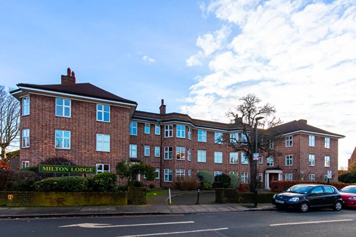 1 Bedroom Flat To Rent In Whitton Road, Twickenham, TW1