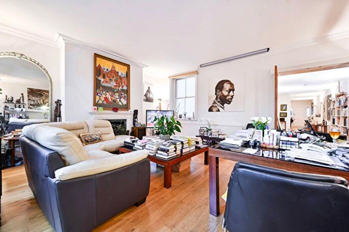 2 Bedroom Flat For Sale In Redcliffe Square, Chelsea, London, SW10