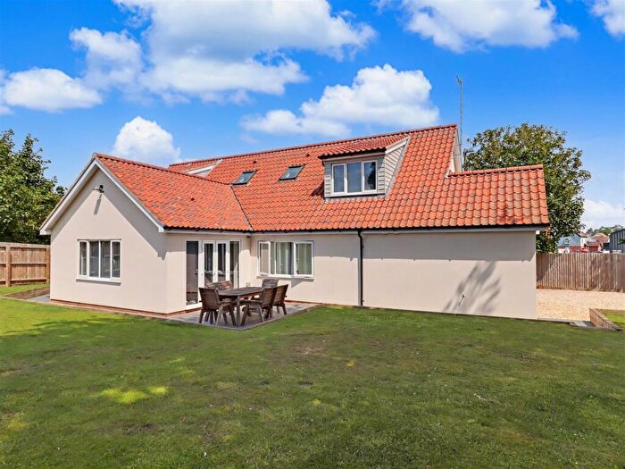 4 Bedroom Detached Bungalow For Sale In Grange Walk, Wroxham, Norwich, NR12