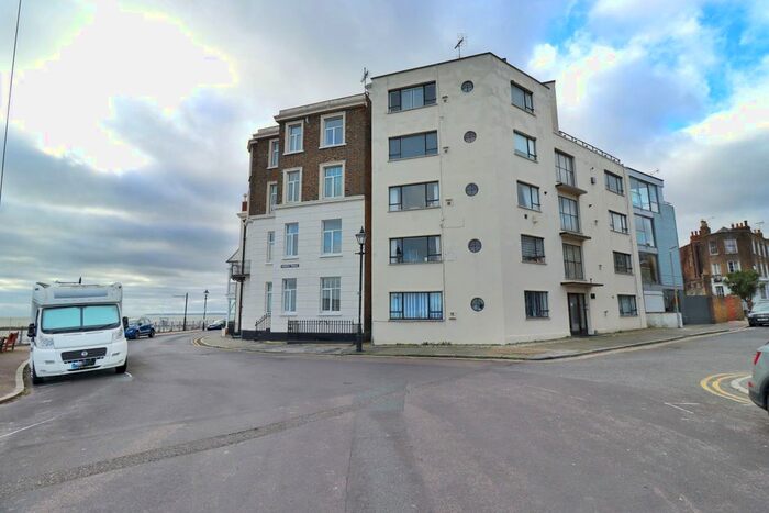 1 Bedroom Flat To Rent In Prospect Court, Prospect Terrace, Ramsgate, CT11