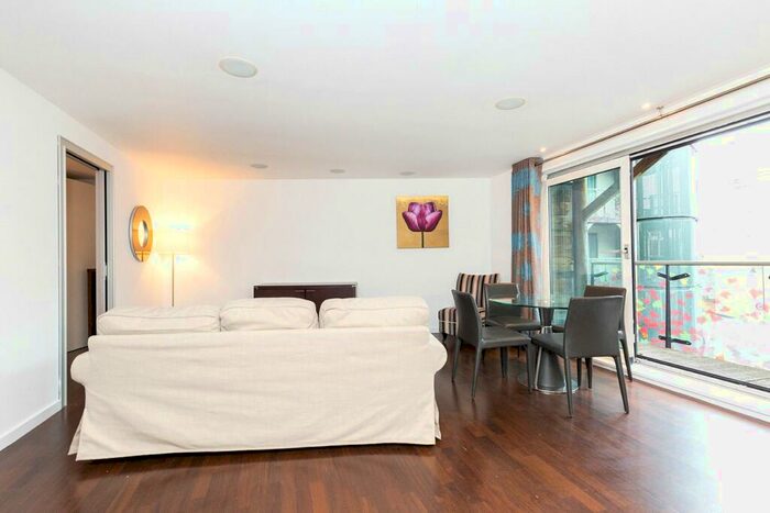 1 Bedroom Apartment To Rent In Islington On The Green, A Islington Green, Angel, Islington, London, N1