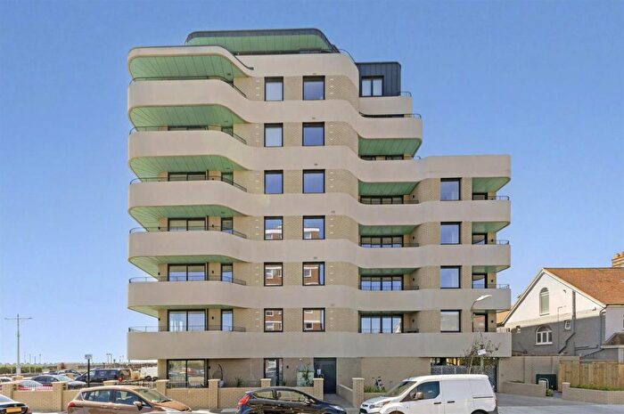 2 Bedroom Flat For Sale In Kingsway, Hove, BN3