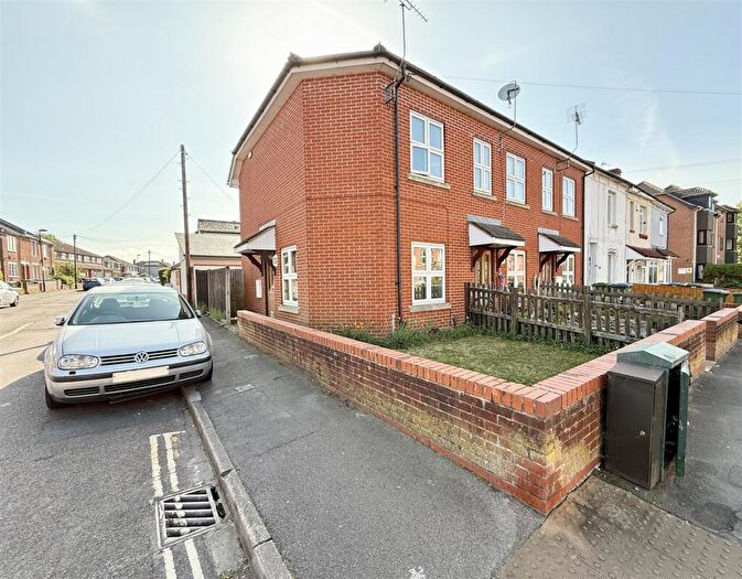 2 Bedroom End Of Terrace House To Rent In Sir Georges Road, Freemantle, Southampton, SO15