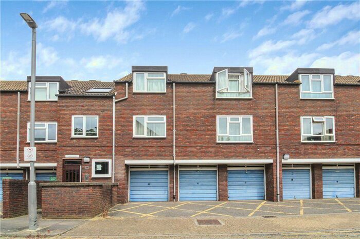 1 Bedroom Flat To Rent In Fawcett Close, London, SW11