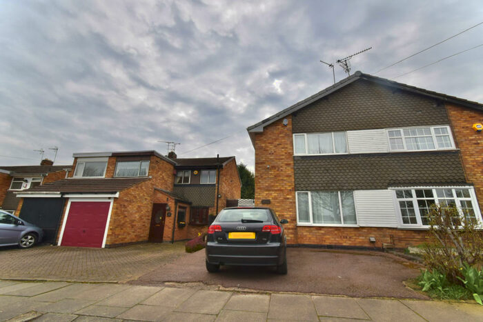 3 Bedroom Semi-Detached House To Rent In Leicester, LE2
