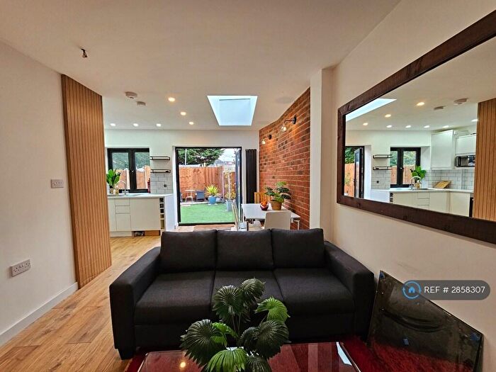 4 Bedroom Terraced House To Rent In Hedingham Road, Dagenham, RM8