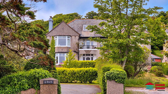 3 Bedroom Semi-Detached House For Sale In Yr Ala Road, Pwllheli, LL53