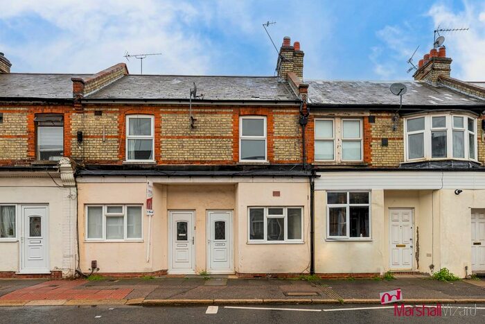 1 Bedroom Flat To Rent In Leavesden Road, Watford, WD24