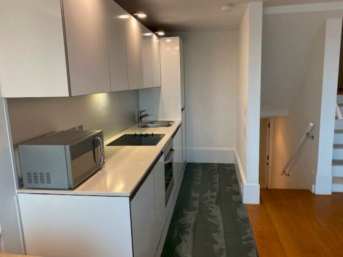 2 Bedroom Apartment To Rent In Aragon Tower, Lewisham, SE8