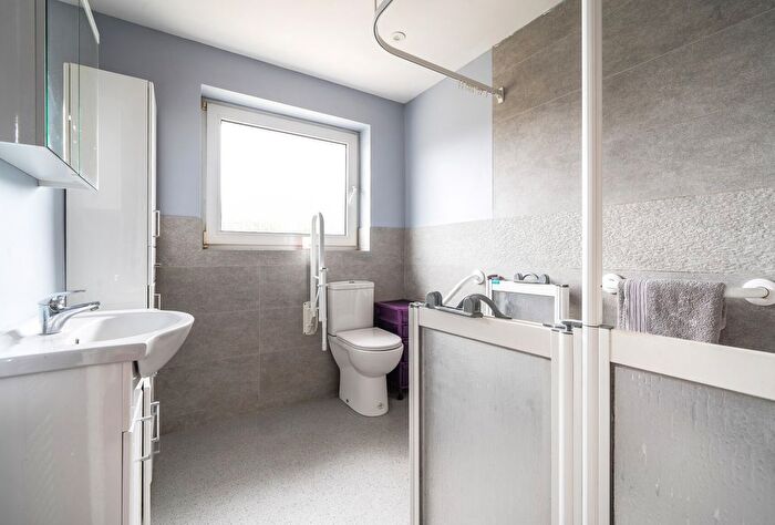 3 Bedroom Semi-Detached House For Sale In Vicarage Road, Coalpit Heath, Bristol, BS36