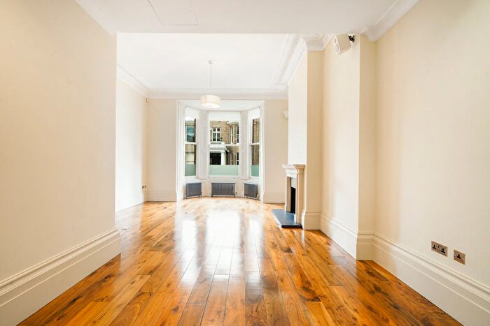 4 Bedroom Flat To Rent In Queens Gate Place, London, SW7