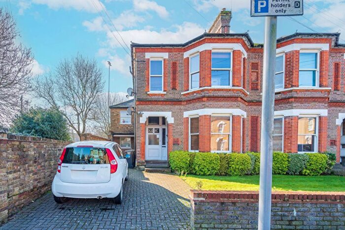2 Bedroom Flat For Sale In Essex Road, Watford, WD17
